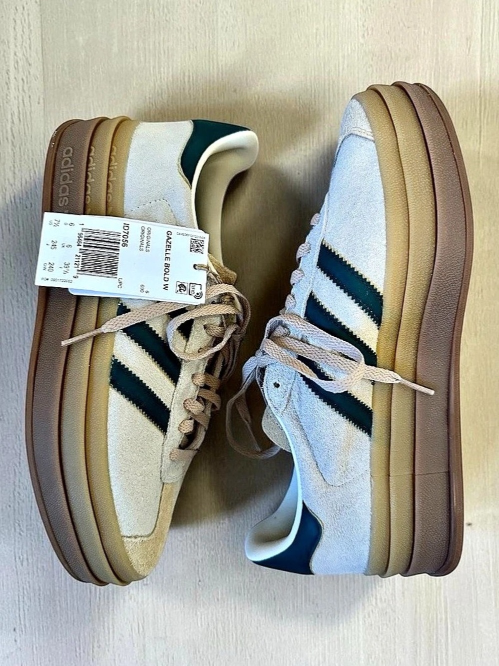 adidas Gazelle Bold W Platform Sneakers in White & Green US 7.5 NWT